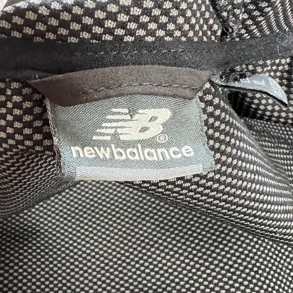 New Balance women’s. Black and Gray Patterned Jacket Size XL - Picture 2 of 10